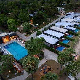 Sunshine Paradise Resort โรงแรมในบ้านกรูด