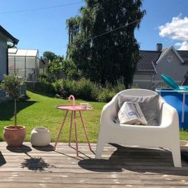 Koselig hus med stor og solrik hage, hotel in Lillehammer