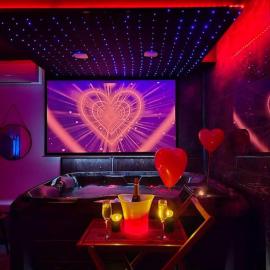 Loft Romantique ~Jacuzzi privatif~ Séjour amoureux, hotel in Vieille-Toulouse
