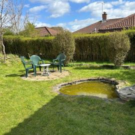 Lovely Countryside Getaway, hotel in Roslin