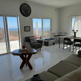 Hermosa casa con vista al mar y las montañas, hotell i Salalito