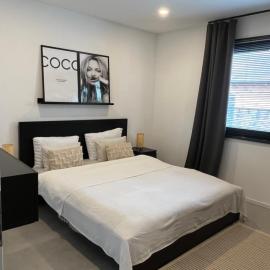 Stilvolles Gästezimmer für 2, hotel v destinácii Pulheim