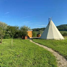 Nuit insolite en Tipi avec bain nordique privatif, petits déjeuners inclus, hotel v mestu Médonville