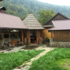 Pryvatna sadyba Svitanok – hotel w Jaremczach