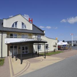 Hotel Lotos，Woskrzenice Duże的飯店