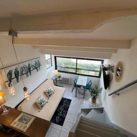 Grand studio vue piscine - plage naturiste à 100m