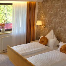 Haus im Herrengrund, hotel Schollbrunnban
