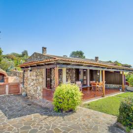 VILLA MARIA - CAPO D'ORSO - HOME and MORE, готель у місті Палау