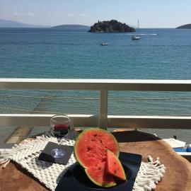 Arcadia Luxury Rooms Seaside Cuisine – hotel w mieście Tolo