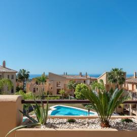 Charming 2-Bedroom with Beautiful Sea Views, hotelli kohteessa Benahavís
