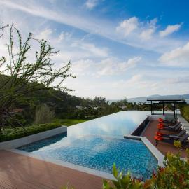 Comfy Condo in Surin Seaview Rooftop Pool & Gym, hotel em Phuket