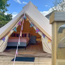 Greystones Glamping - Tent 2, hotel sa Greystones