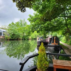 Lovely Canal Boat in Little Venice for Family & Friends, hotel v Londonu