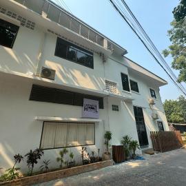 Ladakul hostel (ลดากุลโฮสเทล), hotel Csomthongban