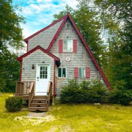 Modern-Cozy A-frame, close to lake, hiking, отель в городе Фрайбург