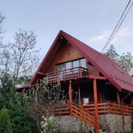 Pensiunea "Vio Merisani ", hotelli kohteessa Merişani