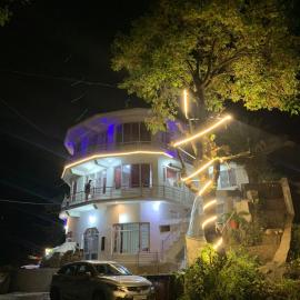 Hotel Aqua Waterfall, hotel v destinaci Dharamsala