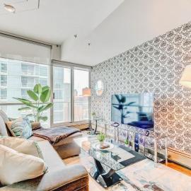Luxury 2BR Condo - King Bed - Stunning City Views, hotel en Calgary