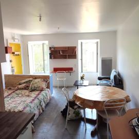 Le Studio 3éme, hotel in Les Vans