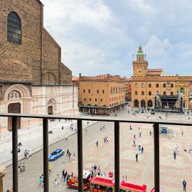 ImmoBo Domus - Piazza Maggiore View