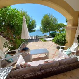 CASA FARO Spacious, Ground Floor Property on the Pine Walk, Covered terrace with Sea Views. Wifi/Air Con, hotel a Pollença