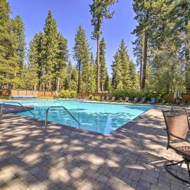 Steps to Lake: Scenic Carnelian Bay Retreat
