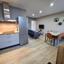 Appartement Le 96, hotel em Lurcy-Lévis