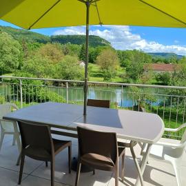 Maison de Vacances - vue panoramique rivière, hotel in Ornans