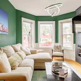 2 Bed Apt w/ Office, Free Parking, Near Wrigley, מלון בשיקגו
