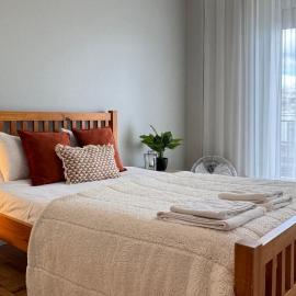 Sunny 4 Bedroom Apartment - with View