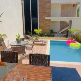 Barra grande com piscina, ar condicionado, novo , bem localizado