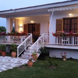 Gästehaus Edelweiss Olympiada Halkidikis, hotel in Olympiada