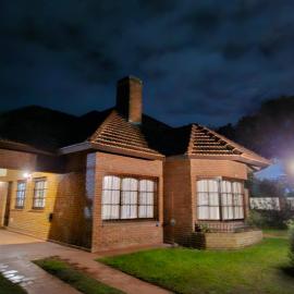 Casa Tinta Roja 1, hotel in Villa Gesell