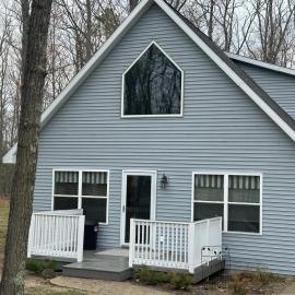 *4BR 2BA N Shore Hidden Retreat*、Roscommonのホテル