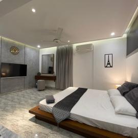 Luxury Living Penthouse Gulshan Iqbal Block#7, hotel in Karachi