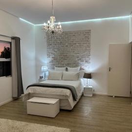 Breathtaking Midlands stay at THE PROTEA CHALET 5kms from N3: Hilton şehrinde bir otel