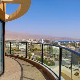 Luxury Suite Apartment With Sea View #56 By Hashdera Eilat: Eilat şehrinde bir otel