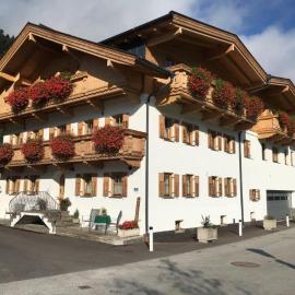 Appartementhaus Söllbacherhof, hotelli kohteessa Fügen