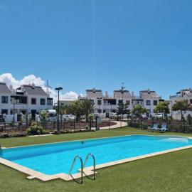 Kitesurf HQ - 3 Bed Luxury Townhouse with Ocean Views โรงแรมในคอร์ราเลโฮ