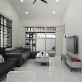 [Party House Megah Ria] #65'Tv #1600sqf Open space, hotel v destinácii Masai