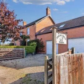 Sticklinch Farm Cottage Near Glastonbury town & walking distance for festival 4 beds sleeps 5