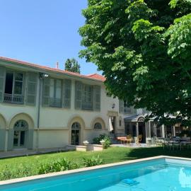 Les Gargouilles - House with crazy charm heated pool and garden