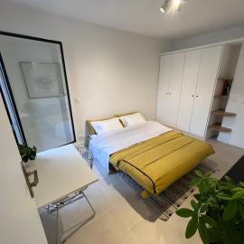 Studio indépendant avec terrasse