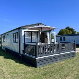 Stylish 3-bed Mobile Home on St Helen's Coastal Resort, Isle of Wight, отель в городе Сент-Хеленс
