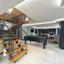 Moonsticks House - Exquisite Property, Sleeps 14