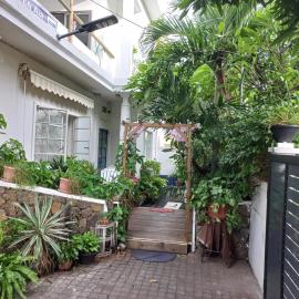Open Air Café & Apartments, hotel in Port Louis