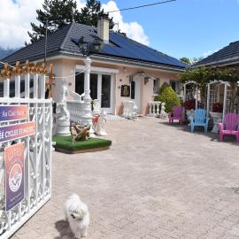 Gîte Au Clair Matin ,la Mure, les passerelles Monteynard、Pierre-Châtelのホテル