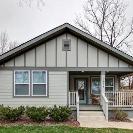 New Spacious Home 2 Miles From Downtown