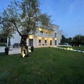 Villa Rodelia, hotel di Roda