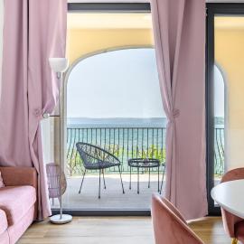Casa Vacanze Maddalena - Palazzetto sul lago - Diamante Rosa, хотел в Марта